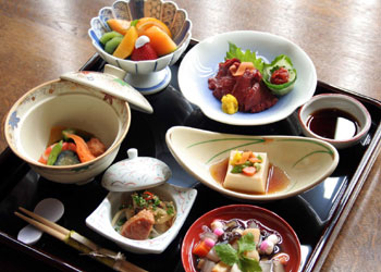 深山荘 お料理の一例
